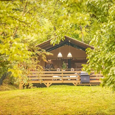 Holidays - Al Di Luxe tent *