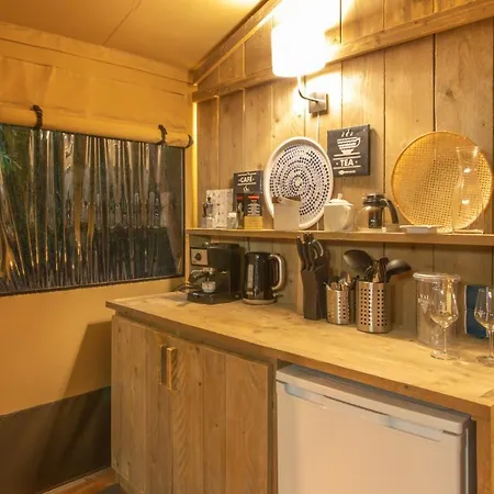 Holidays - Al Di Luxe tent *