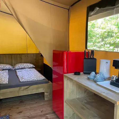 Holidays - Al Di Luxe tent *